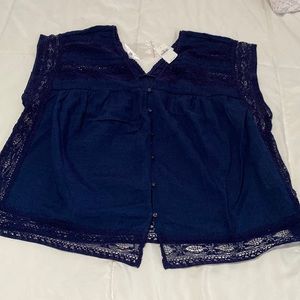 Gap blue cotton blouse with lace trim